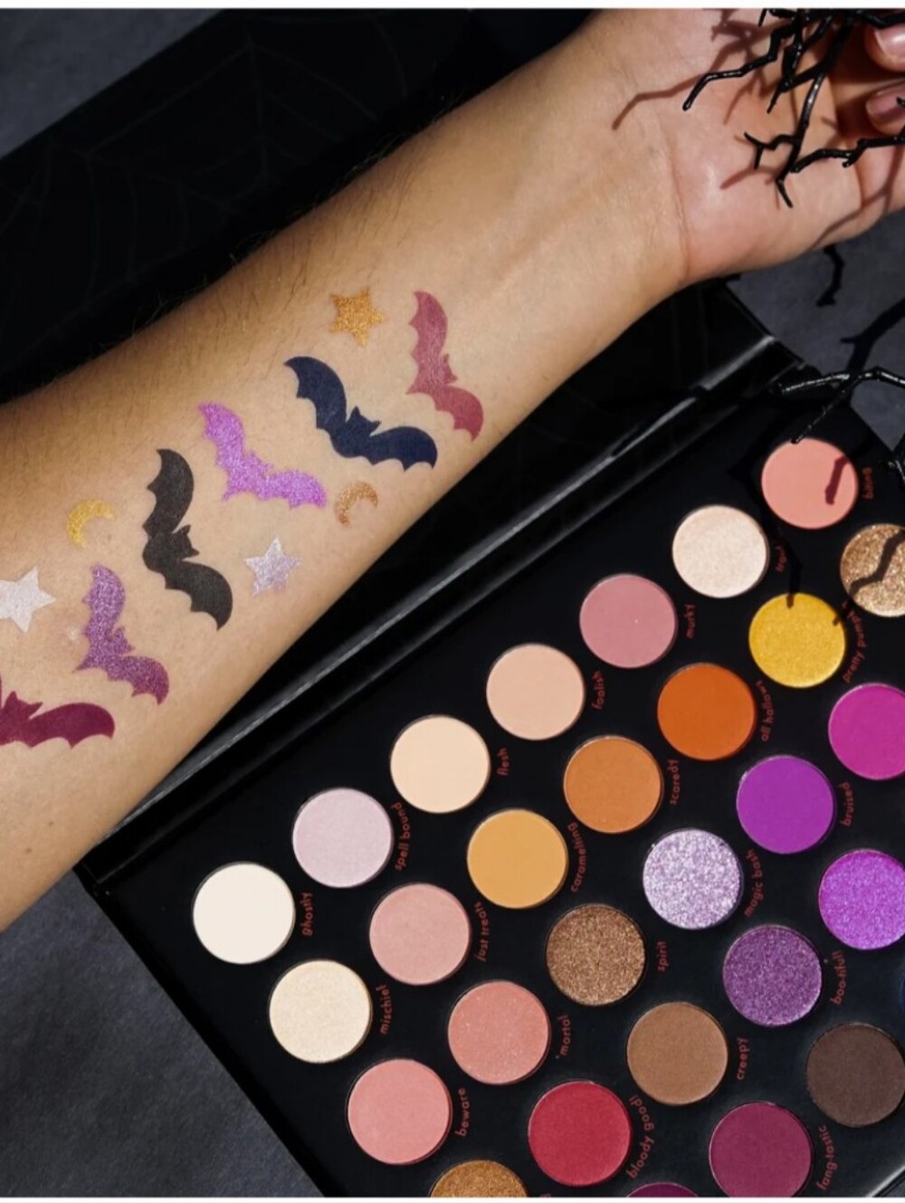 NEW Kara Beauty On The Haunt Eyeshadow Palette